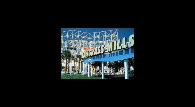 Sawgrass Mills (292 stores) - outlet shopping in Sunrise, Florida